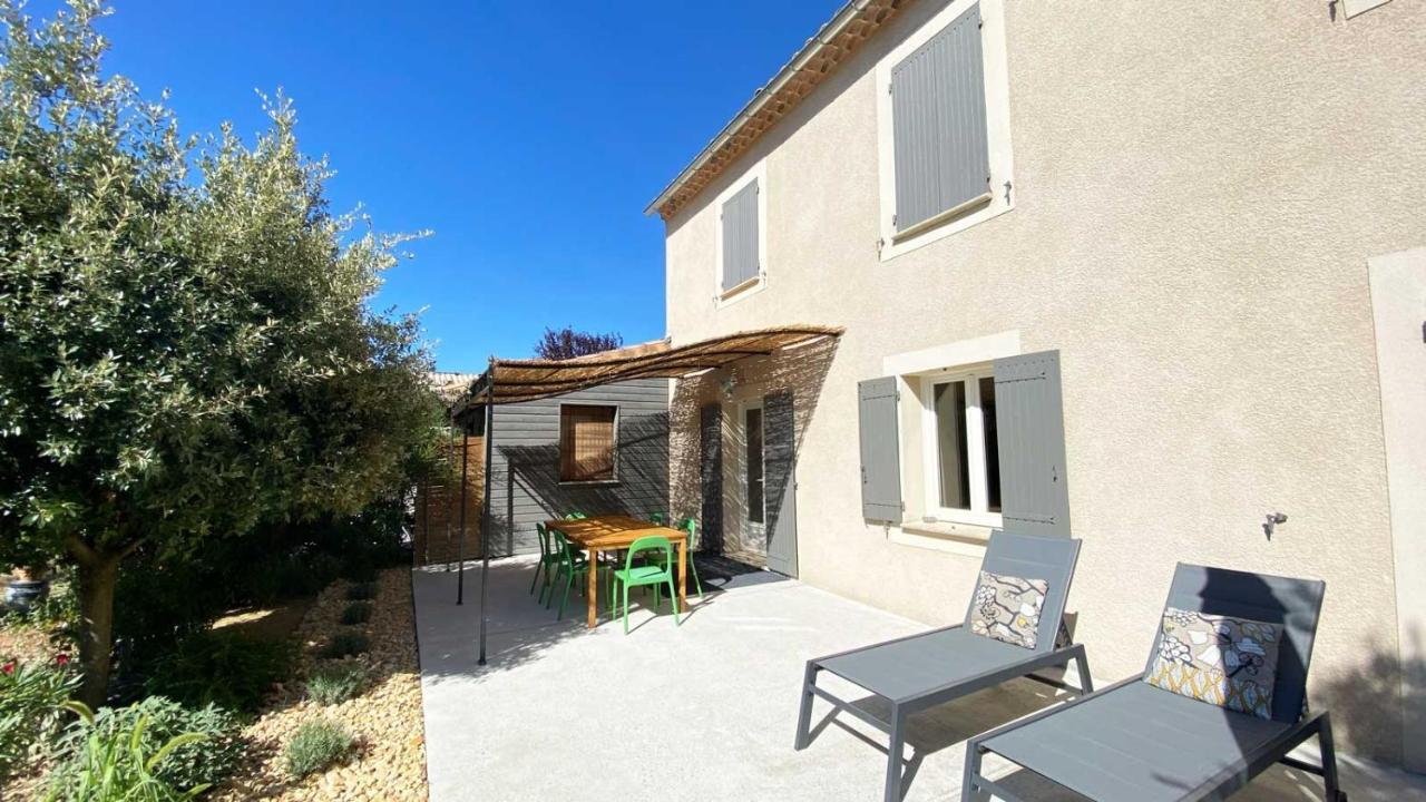 Villa Spacieuse Avec Terrasse Et Vue Mont Ventoux Entrechaux Екстериор снимка