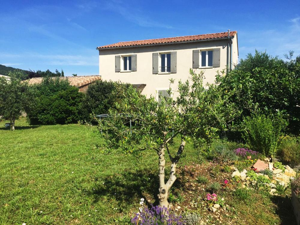Villa Spacieuse Avec Terrasse Et Vue Mont Ventoux Entrechaux Екстериор снимка